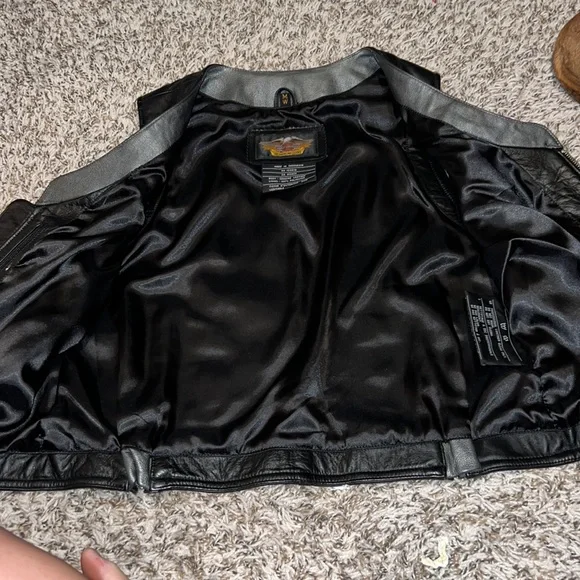 Leather Harley Davidson Vest - Picture 3 of 5